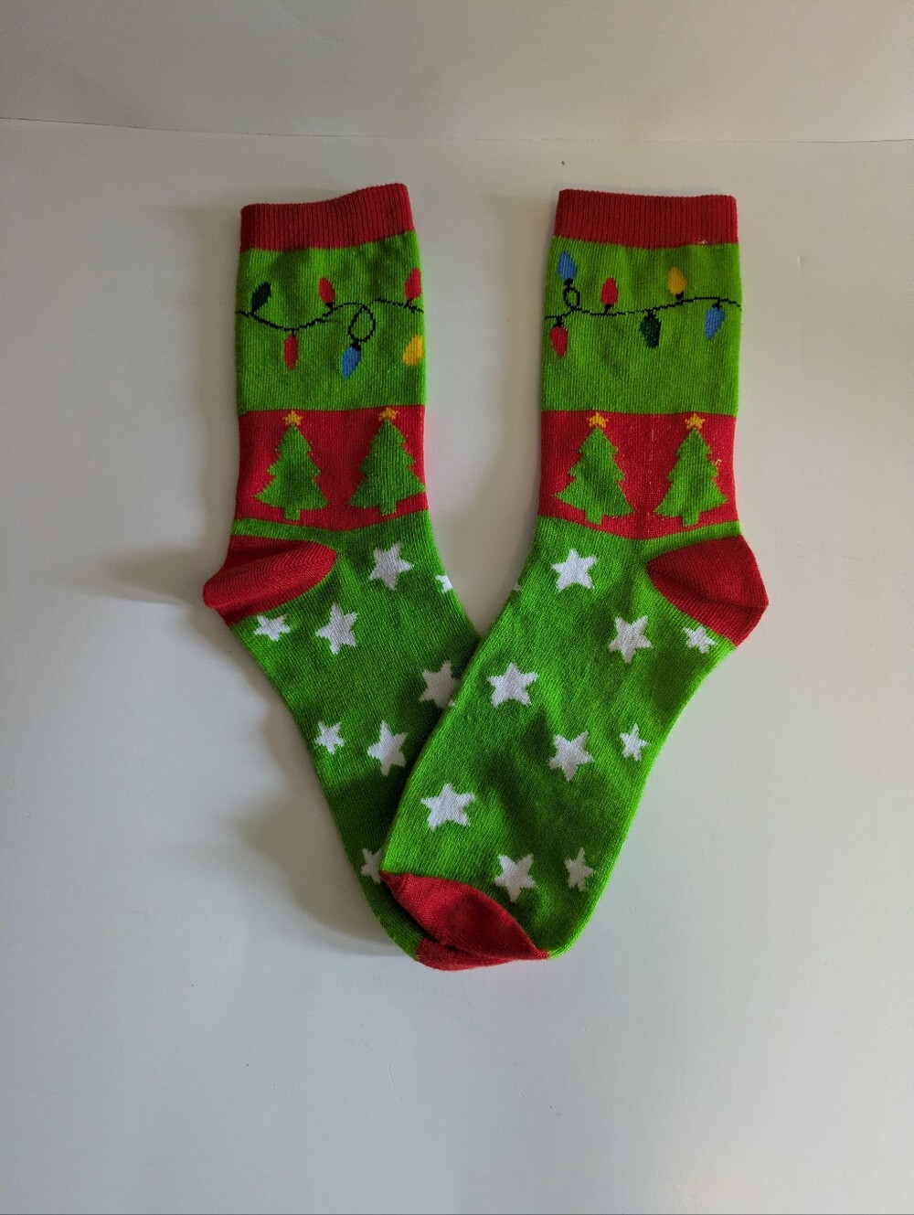 Socks Festive Green & Red Christmas Trees White Stars Lights Crew Socks NEW NWOT